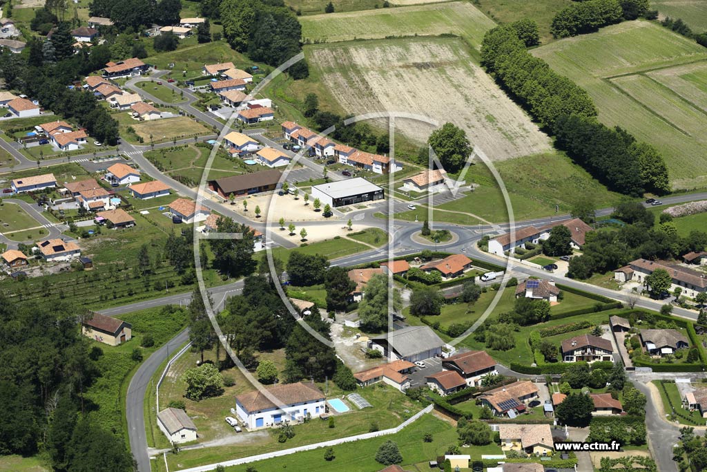 Photo arienne de Saint-Jean-de-Marsacq