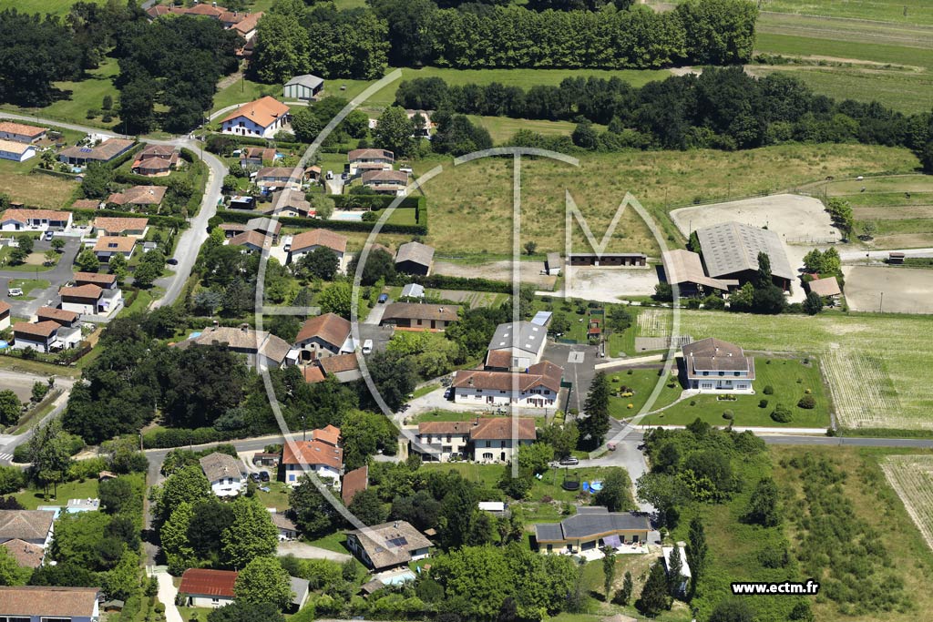 Photo arienne de Saint-Jean-de-Marsacq (Menus)