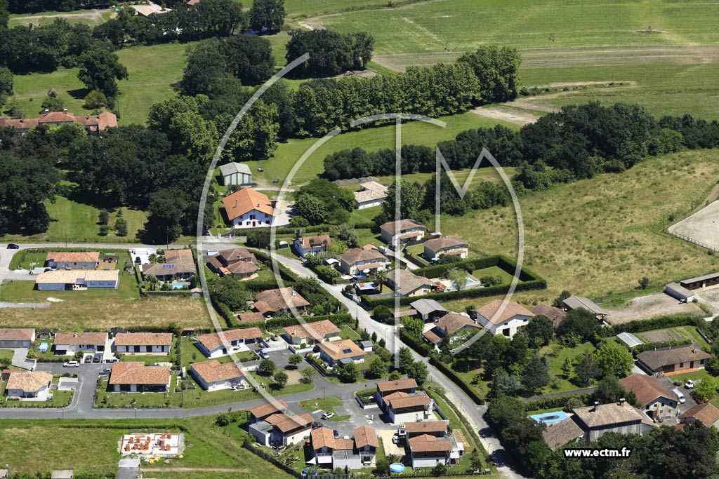 Photo arienne de Saint-Jean-de-Marsacq (Passeben)