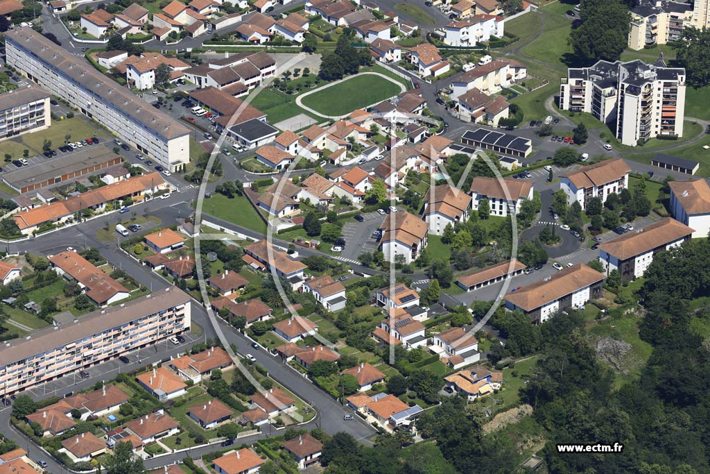 Photo arienne de Saint-Pierre-d'Irube (le Bast)