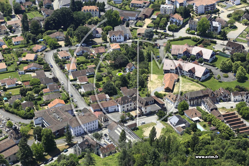 Photo arienne de Salies-de-Barn