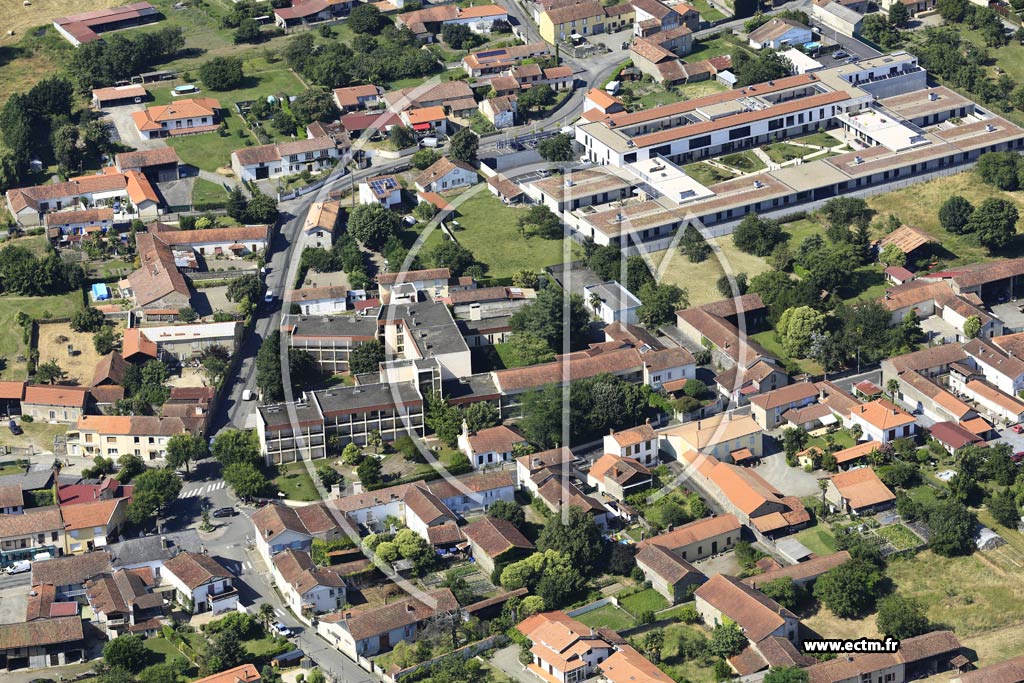 Photo arienne de Maubourguet (le Faubourg)