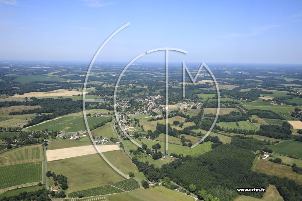 Photo arienne de Castelnau-d'Auzan-Labarrre