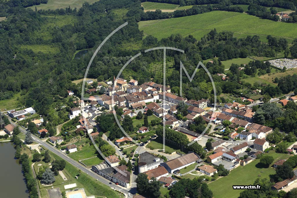 Photo arienne de Castelnau-d'Auzan-Labarrre