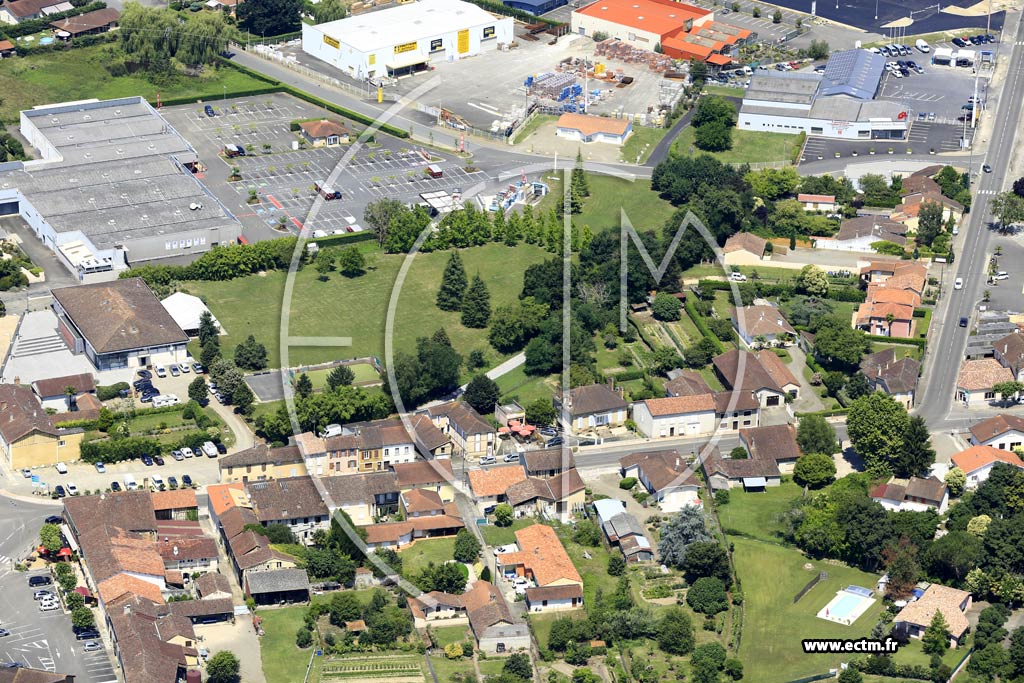 Photo arienne de Nogaro