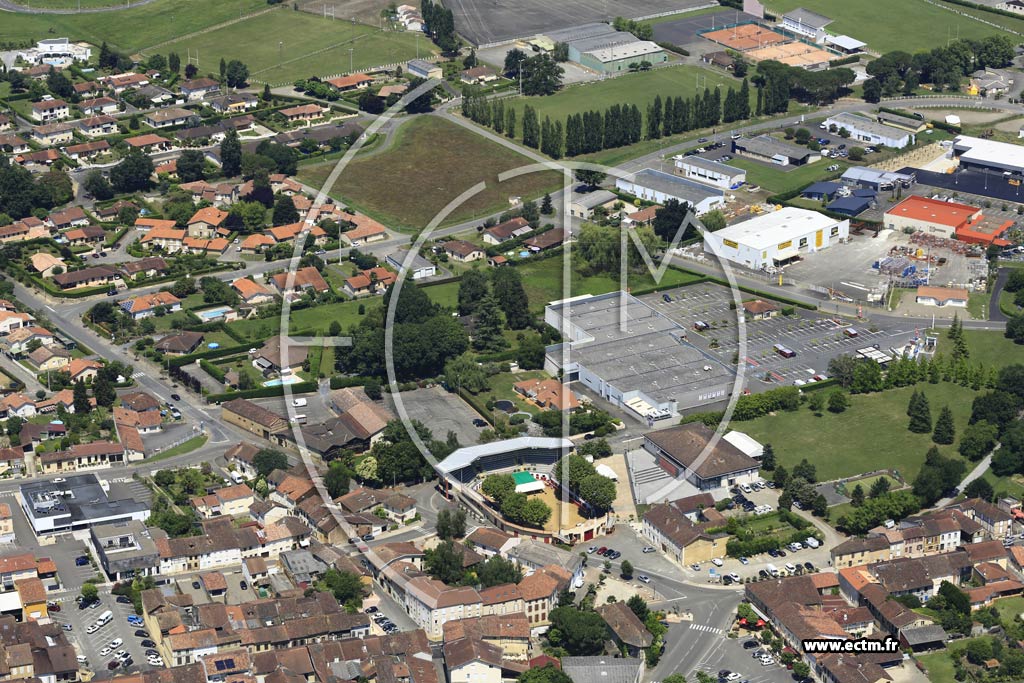 Photo arienne de Nogaro