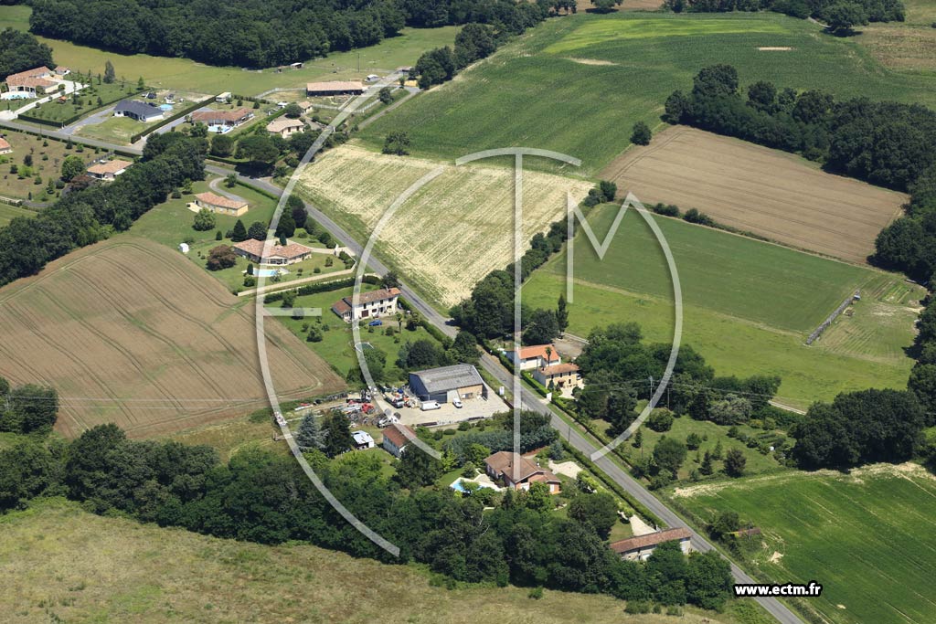 Photo arienne de Nogaro (Lapujolle)