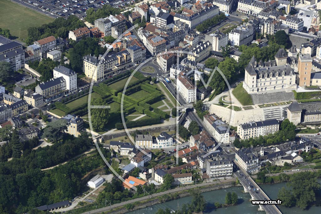 Photo arienne de Pau (Pont de Nemours)