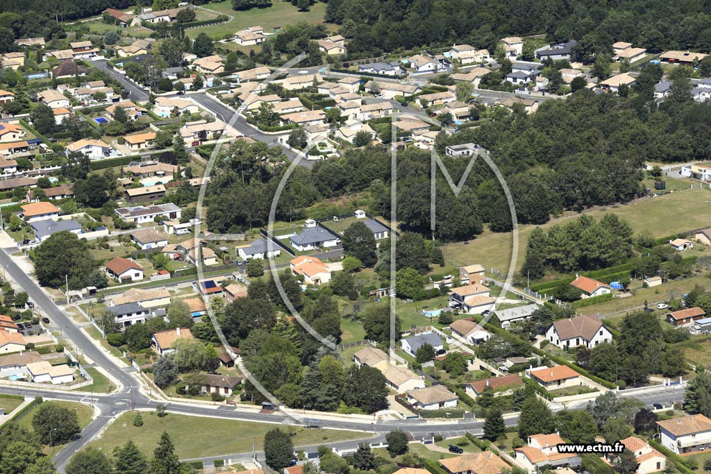 Photo arienne de Le Taillan-Mdoc (Avenue du Stade)