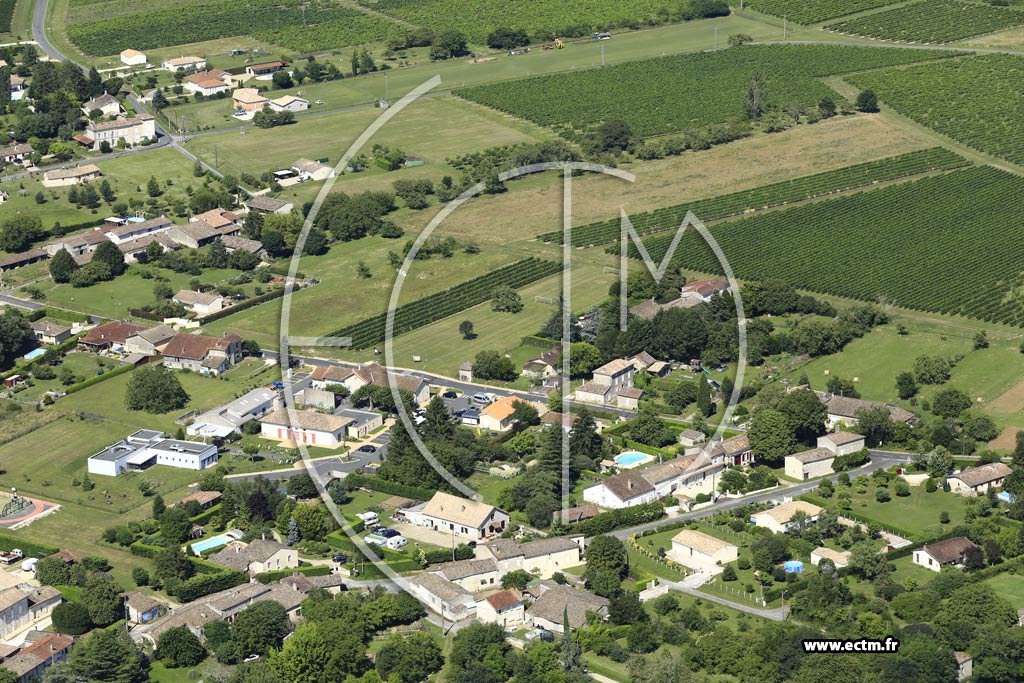 Photo arienne de Bonneville-et-Saint-Avit-de-Fumadires