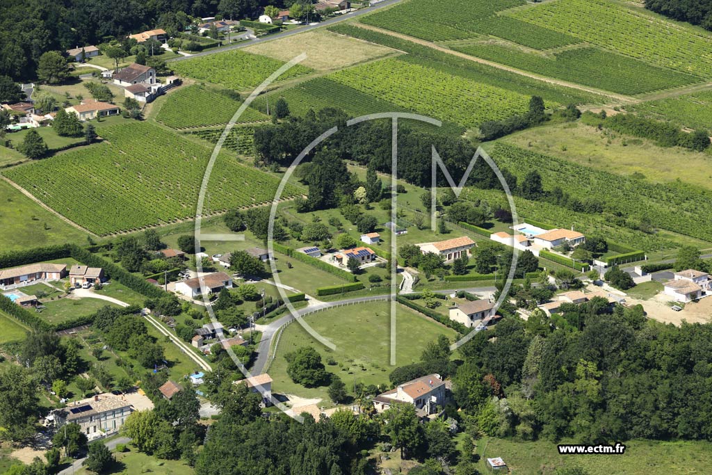 Photo arienne de Montcaret (le Bennoit)