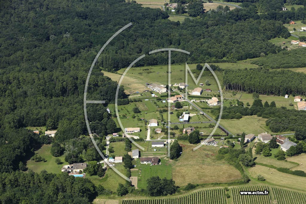 Photo arienne de Montpeyroux (le Cendre)