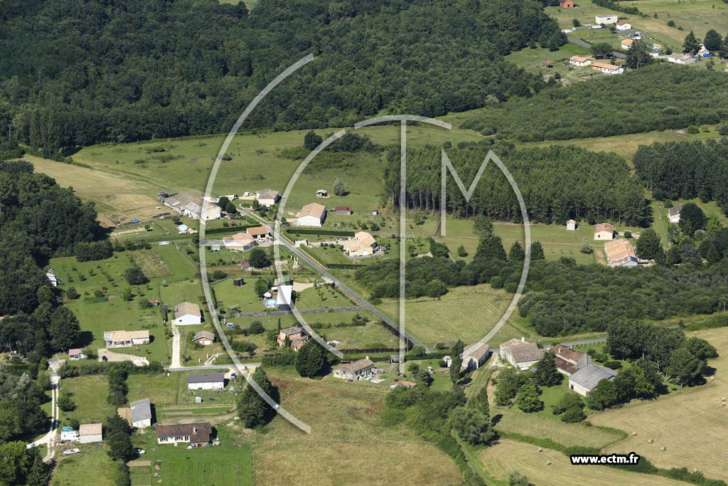 Photo arienne de Montpeyroux (les Quatre Chemins)