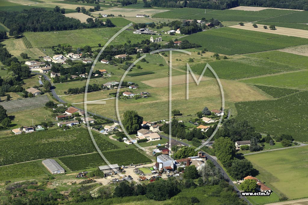 Photo arienne de Mouliets-et-Villemartin (les Acacias)