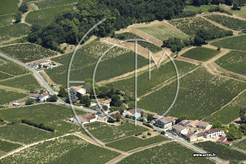 Photo arienne de Saint-Laurent-des-Combes (Lesparaud)