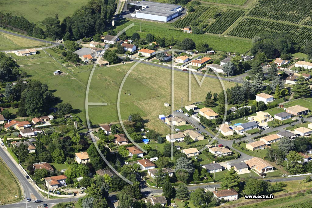 Photo arienne de Saint-Magne-de-Castillon (Laussac)