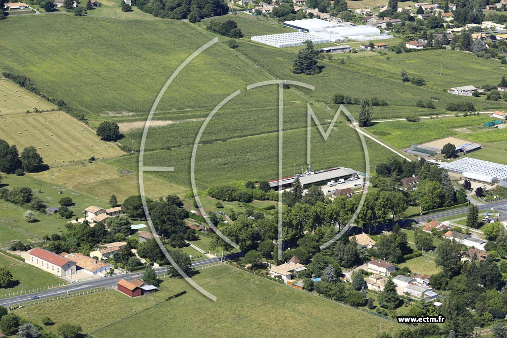 Photo arienne de Port-Sainte-Foy-et-Ponchapt (le Perrier)