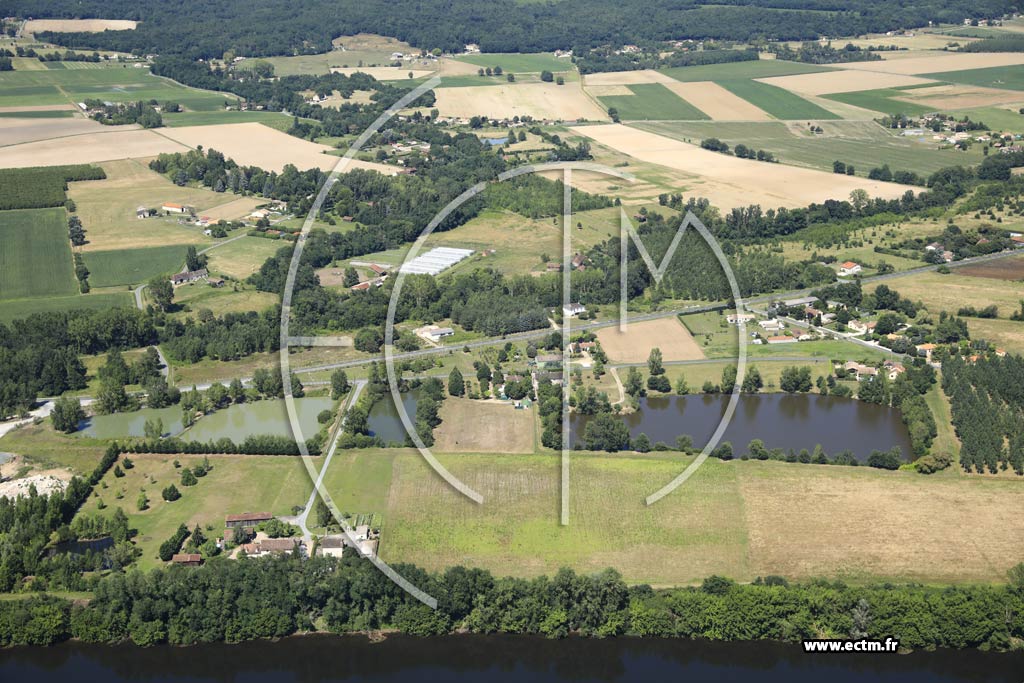 Photo arienne de Saint-Pierre-d'Eyraud (la Mouthe)