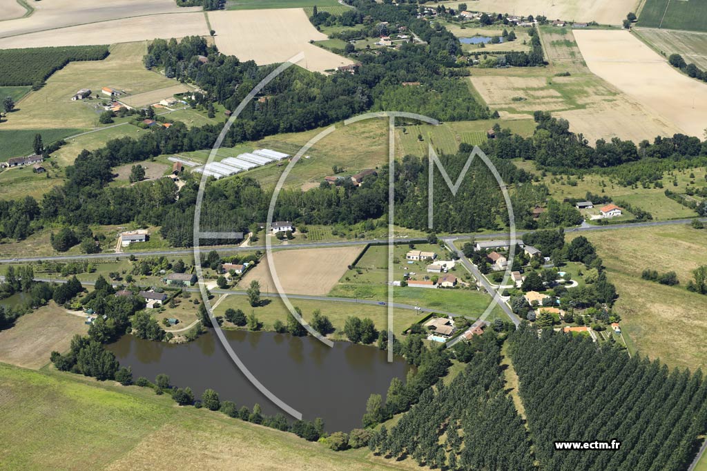 Photo arienne de Saint-Pierre-d'Eyraud (la Mouthe)