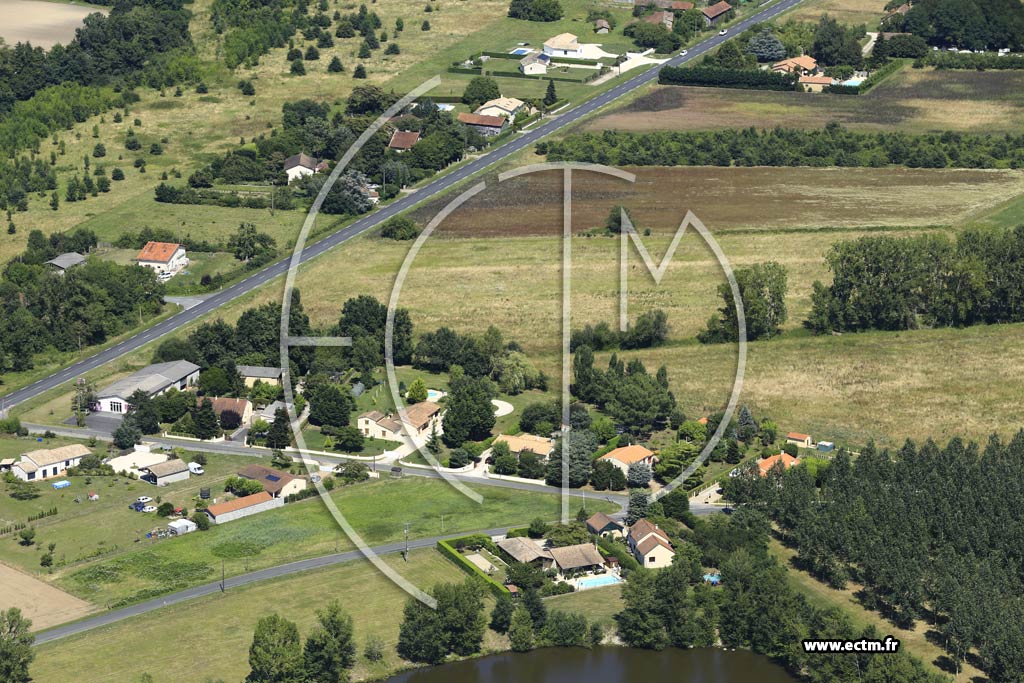 Photo arienne de Saint-Pierre-d'Eyraud (la Mouthe)