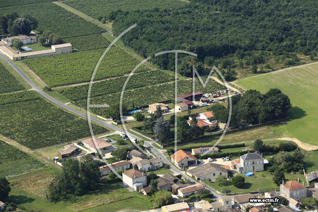 Photo arienne de Crons (Puy de Cornac)
