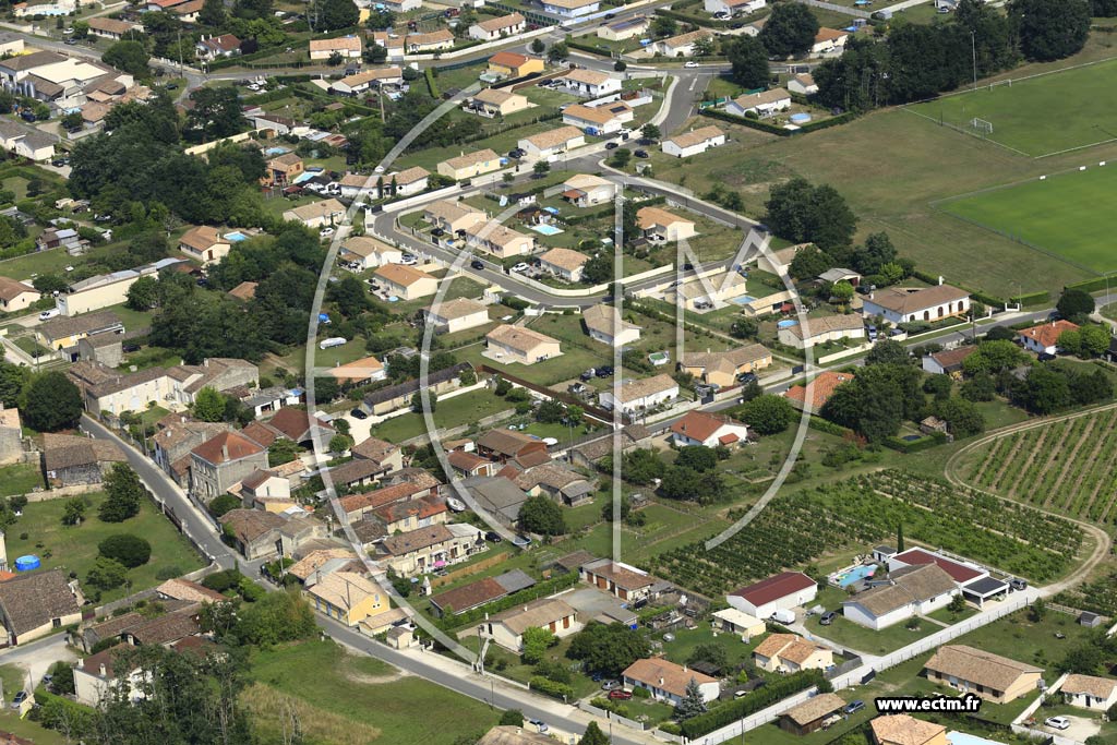 Photo arienne de Crons (Puy de Cornac)