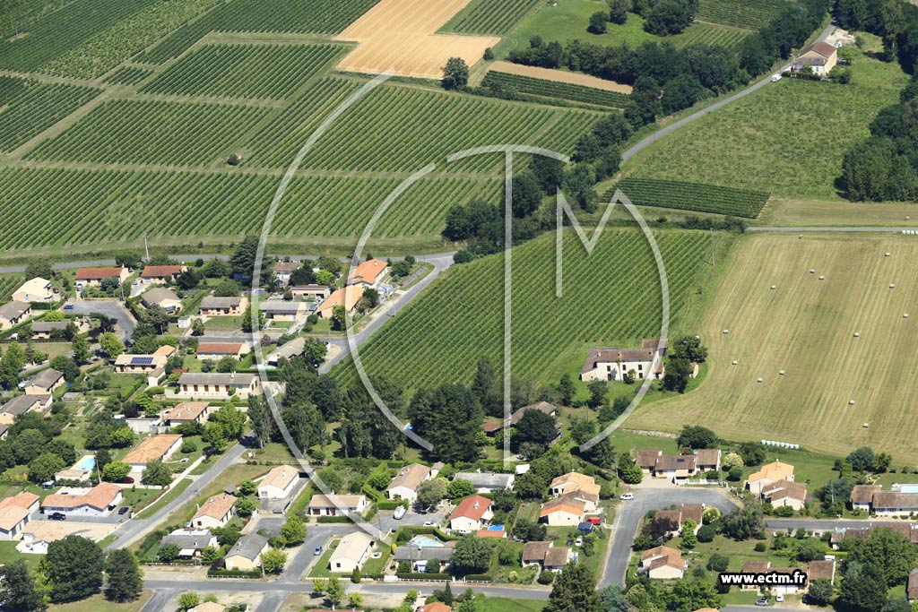 Photo arienne de Saint-Pierre-d'Aurillac (Baladon)