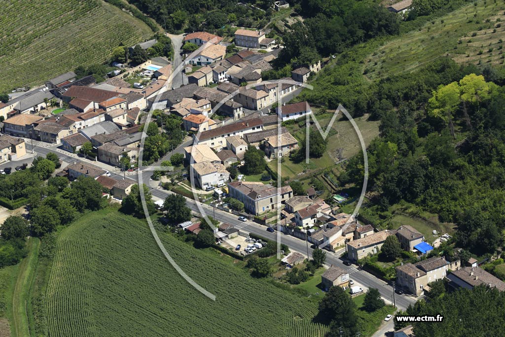 Photo arienne de Sainte-Croix-du-Mont (le Peyrat)
