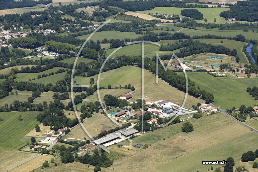 Photo arienne de Laprade (Chez Chevreuil)