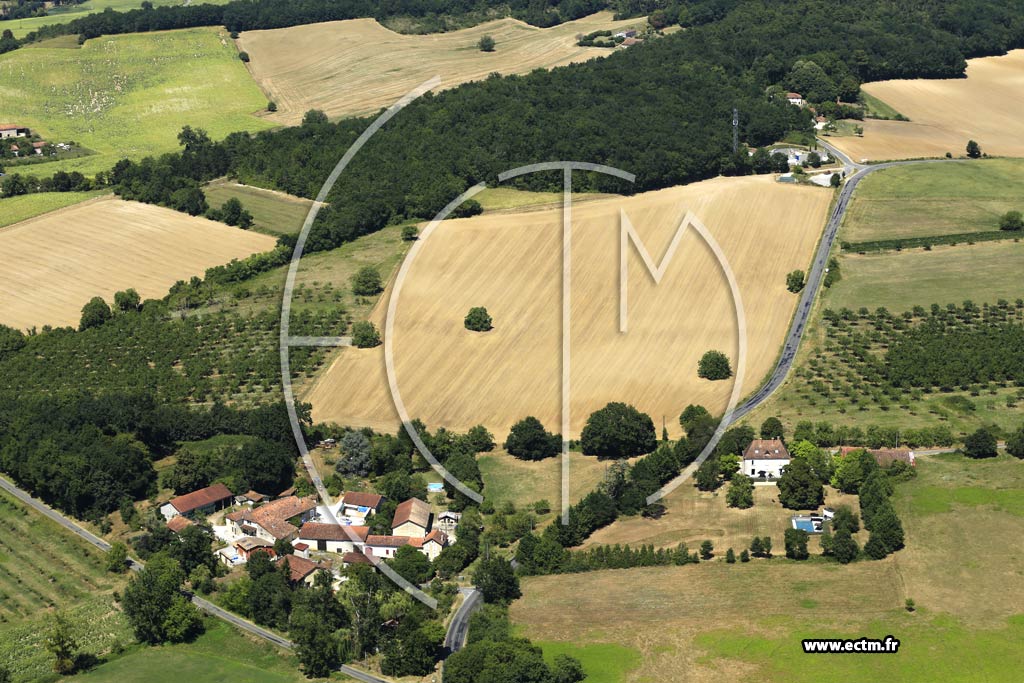 Photo arienne de Laprade (le Chail)