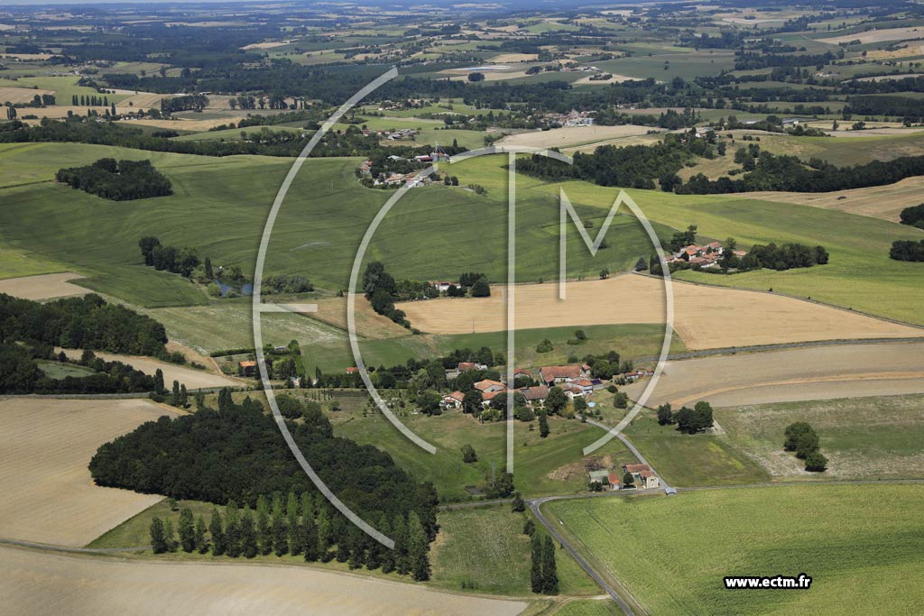 Photo arienne de Montignac-le-Coq (la Breuille)