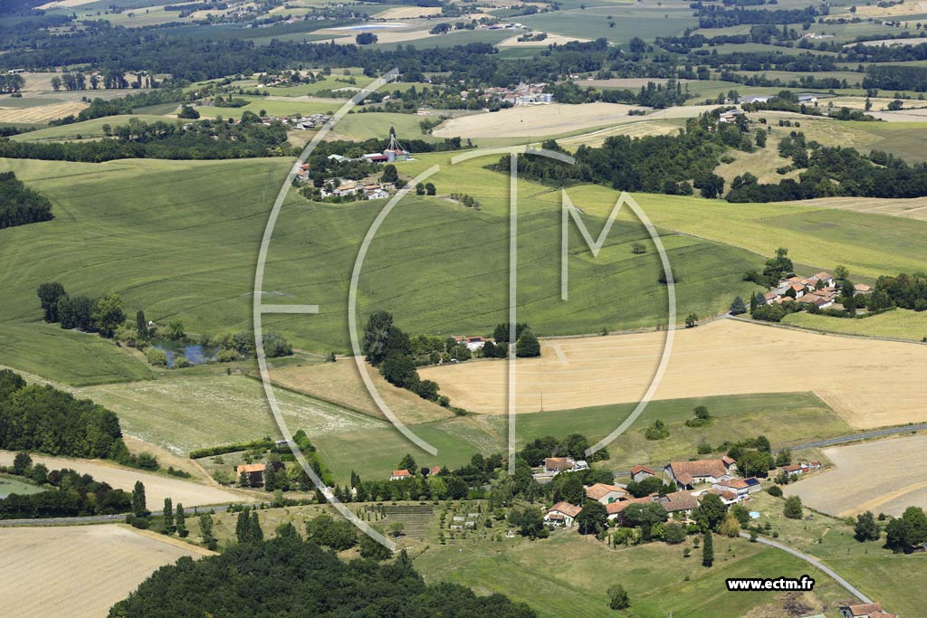 Photo arienne de Montignac-le-Coq (la Breuille)