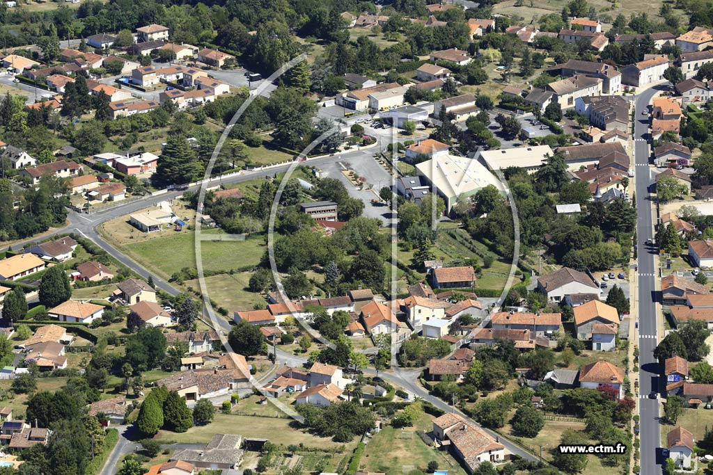 Photo arienne de Saint-Aulaye-Puymangou (les Henrys)