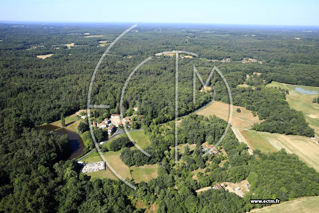 Photo arienne de Saint-Jean-d'Ataux