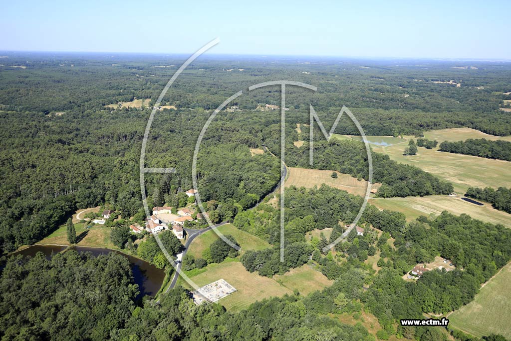 Photo arienne de Saint-Jean-d'Ataux