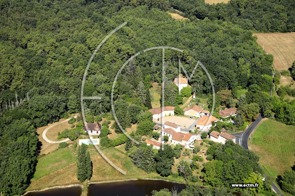 Photo arienne de Saint-Jean-d'Ataux