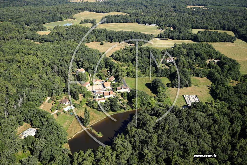 Photo arienne de Saint-Jean-d'Ataux