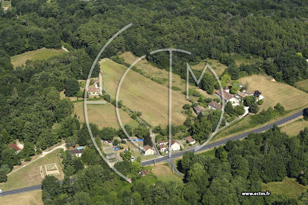 Photo arienne de Saint-Jean-d'Ataux (les Marroux)