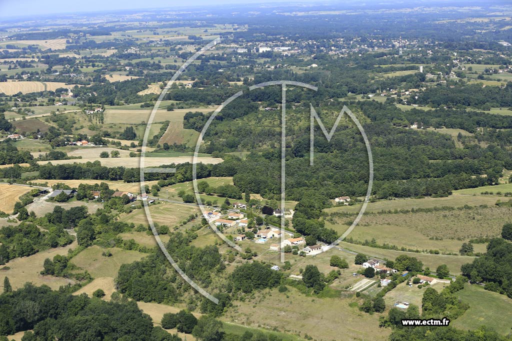 Photo arienne de Saint-Martin-de-Ribrac (le Maine)