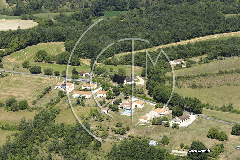 Photo arienne de Saint-Martin-de-Ribrac (le Maine)