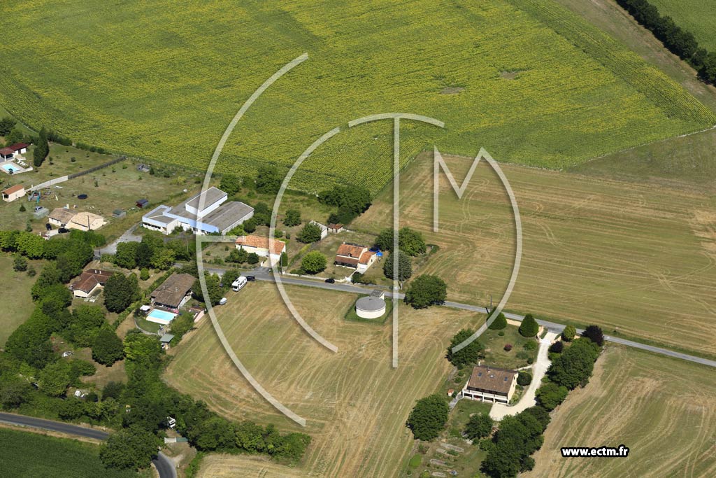 Photo arienne de Saint-Mard-de-Drne (les Barthoumeries)