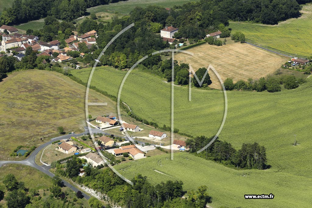 Photo arienne de Saint-Mard-de-Drne (les Hauts de Saint-Mard)