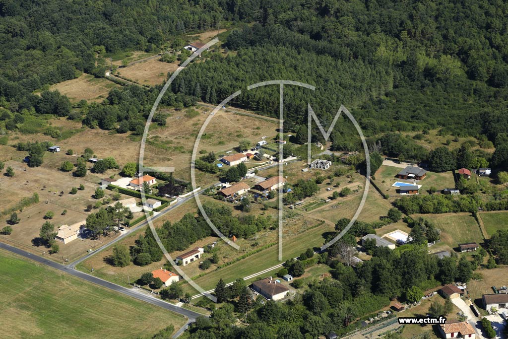 Photo arienne de Saint-Vincent-de-Connezac (le Saumet)