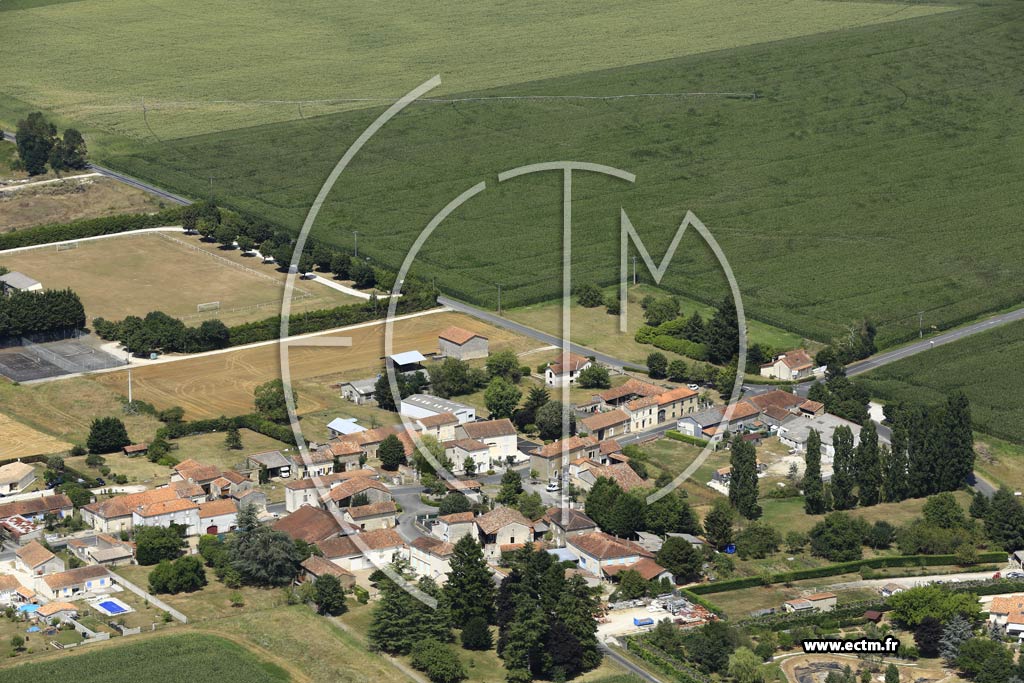 Photo arienne de Agris (la Grange)