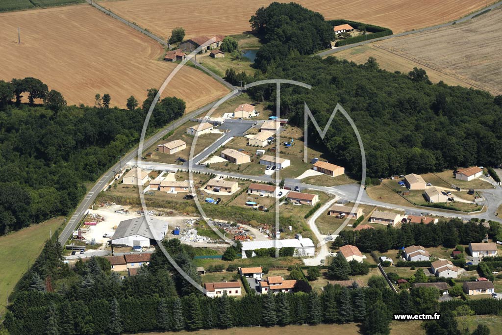 Photo arienne de Chasseneuil-sur-Bonnieure (le Clos du Breuil)