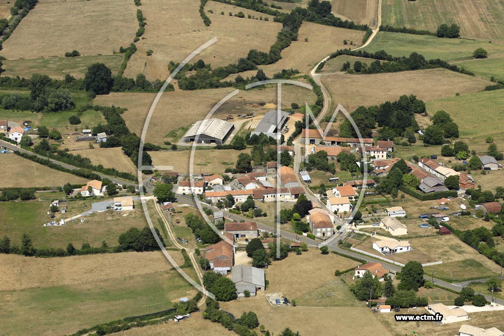 Photo arienne de Chasseneuil-sur-Bonnieure (le Maine)