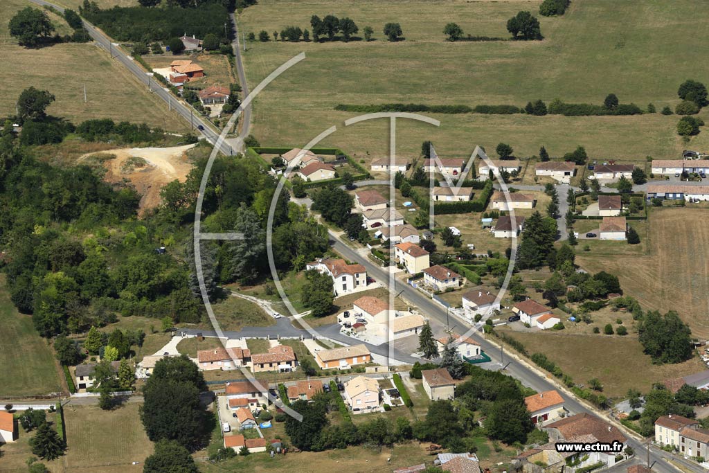 Photo arienne de Chasseneuil-sur-Bonnieure (le Pont)
