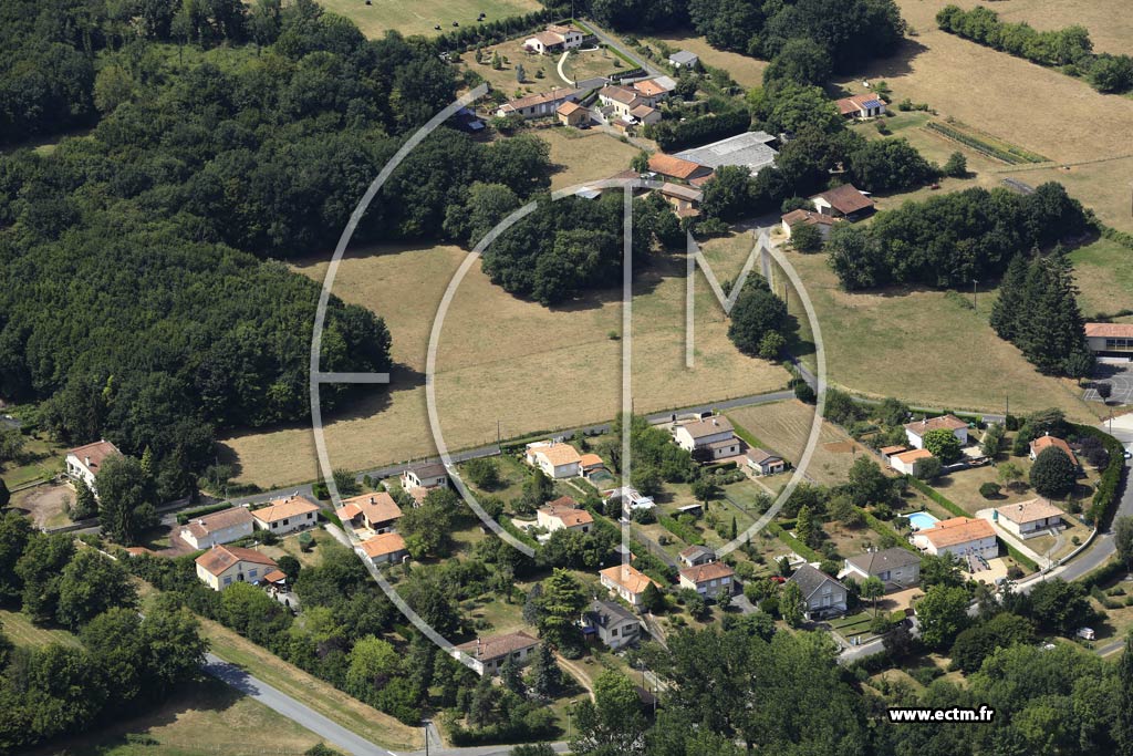 Photo arienne de Chasseneuil-sur-Bonnieure (les Charmilles)