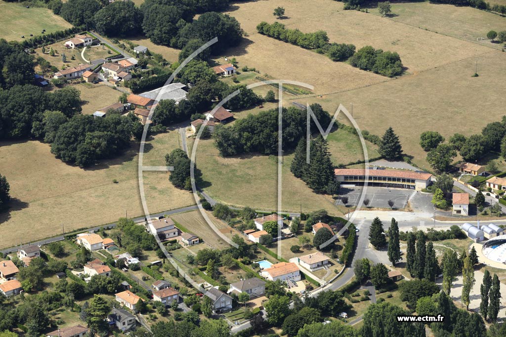 Photo arienne de Chasseneuil-sur-Bonnieure (les Charmilles)