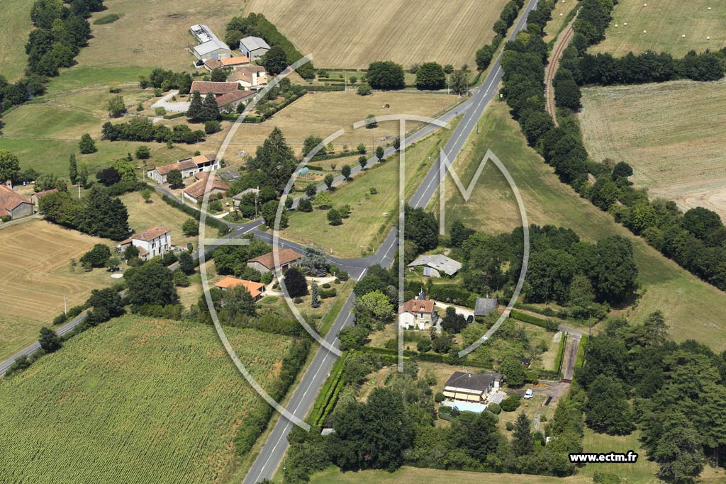 Photo arienne de Chasseneuil-sur-Bonnieure (les Viviers)